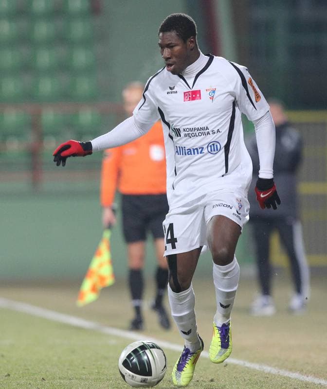 Football. Belchatow Ekstraklasa. GKS Belchatow - Gornik Zabrze. 08.04.2011
