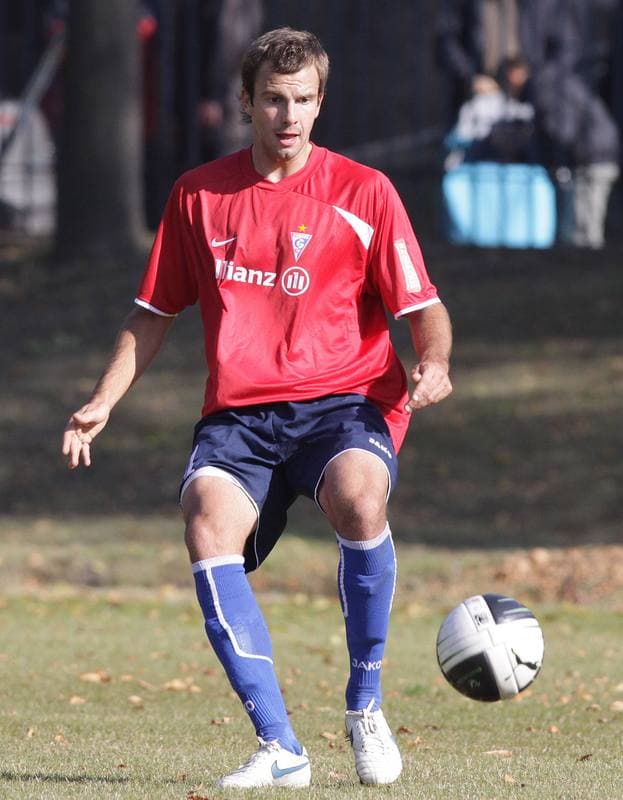 Football. B klasa grupa II. Gornik II Zabrze - Korona Barglowka. 10.10.2010