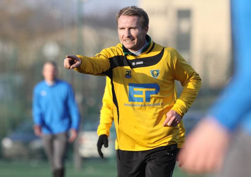 Football. Sparing. GKS Katowice - Hutnik Krakow. 09.02.2011