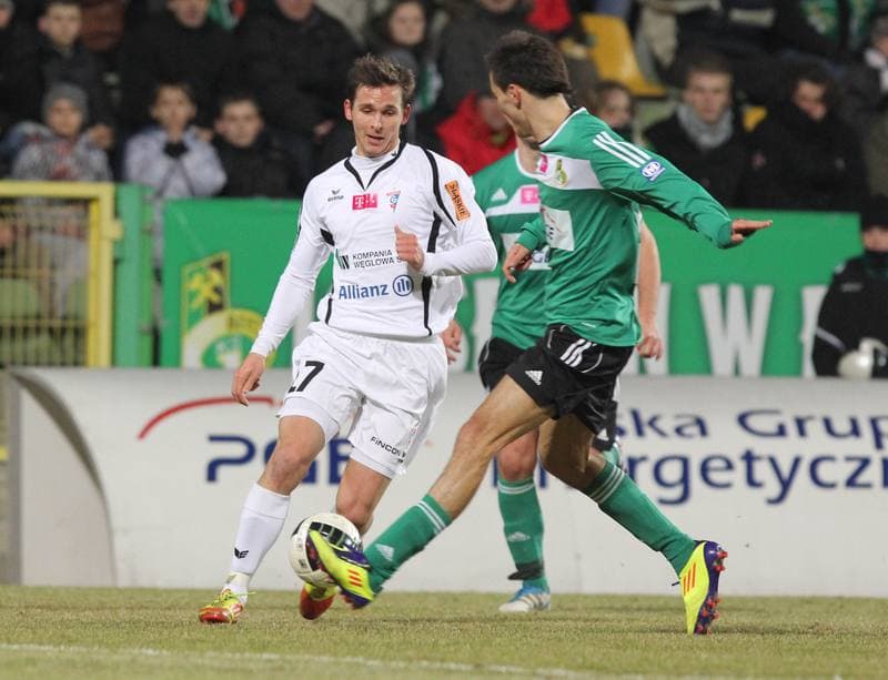 Football. Belchatow Ekstraklasa. GKS Belchatow - Gornik Zabrze. 08.04.2011