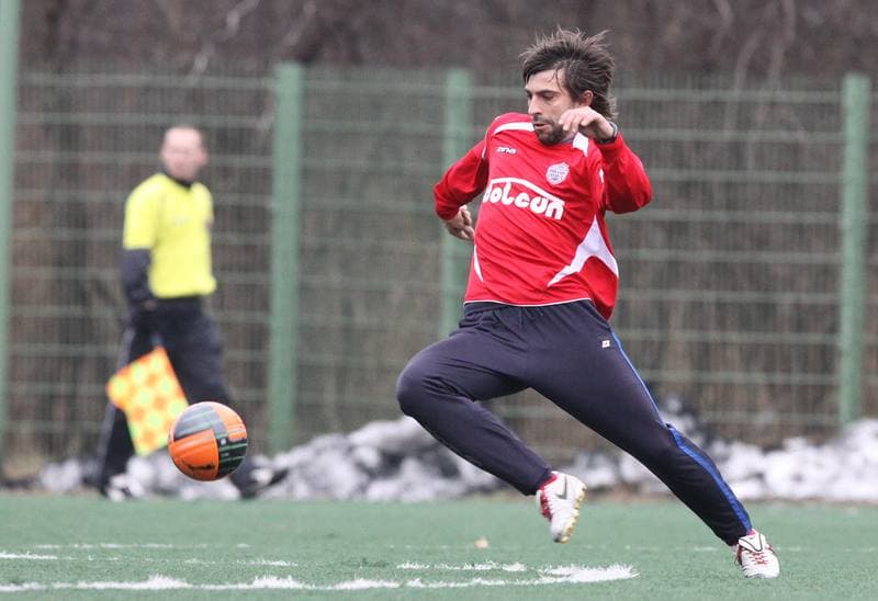 Football. Sparing. Ruch Chorzow - Dolcan Zabki. 05.02.2011