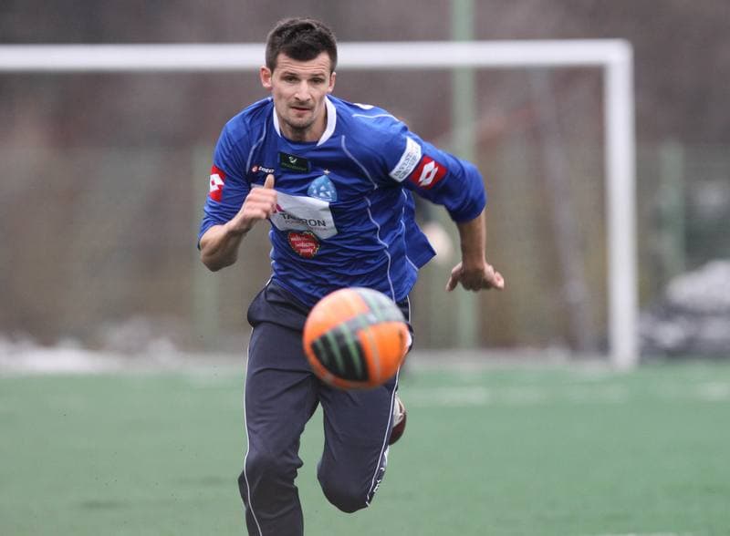 Football. Sparing. Ruch Chorzow - Dolcan Zabki. 05.02.2011