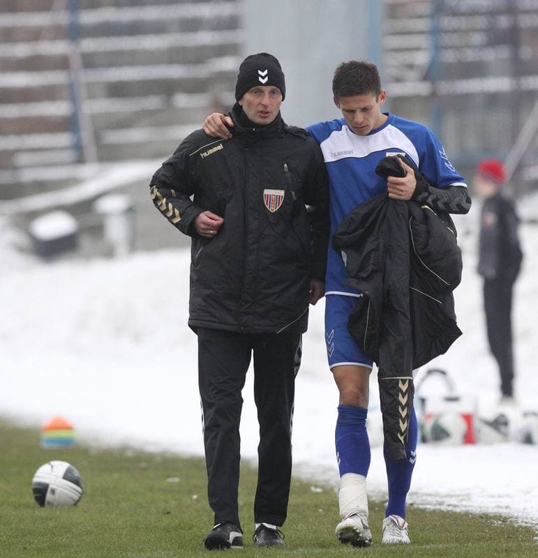 Football. Sparing. Polonia Bytom - Piast Gliwice. 19.02.2011