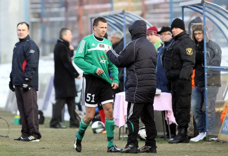Football. Ekstraklasa. Polonia Bytom - GKS Belchatow. 26.02.2011
