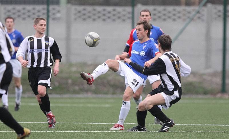 Football. Puchar Polski. Gornik II Zabrze - Gazobudowa Zabrze. 06.04.2011