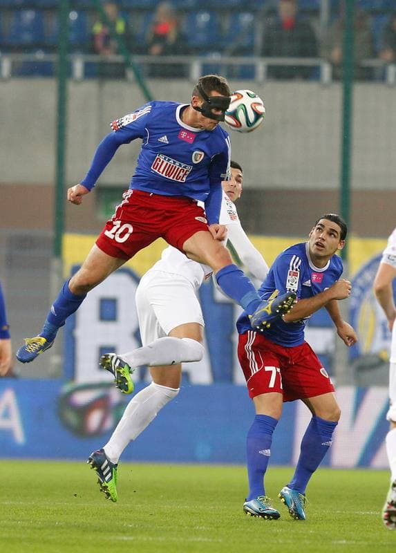 Football. T-Mobile Ekstraklasa. Piast Gliwice - Pogon Szczecin. 15.12.2014