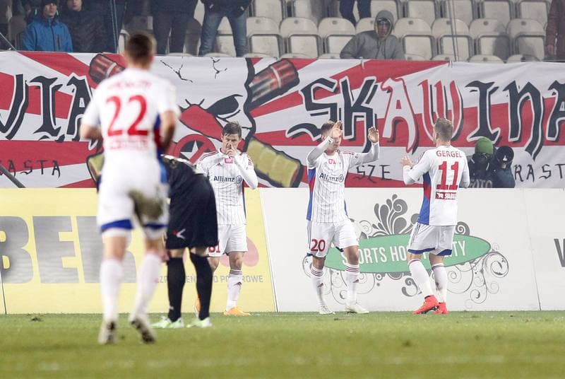 Football. T-Mobile Ekstraklasa. Cracovia Krakow - Gornik Zabrze. 24.11.2014