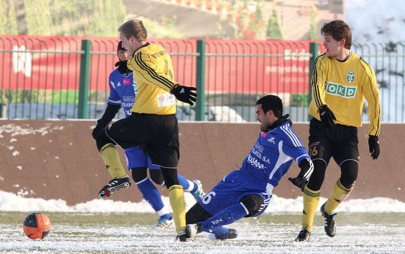 Football. Sparing. Podbeskidzie Bielsko-Biala - MFK Karvina. 11.02.2012