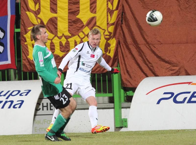 Football. Belchatow Ekstraklasa. GKS Belchatow - Gornik Zabrze. 08.04.2011