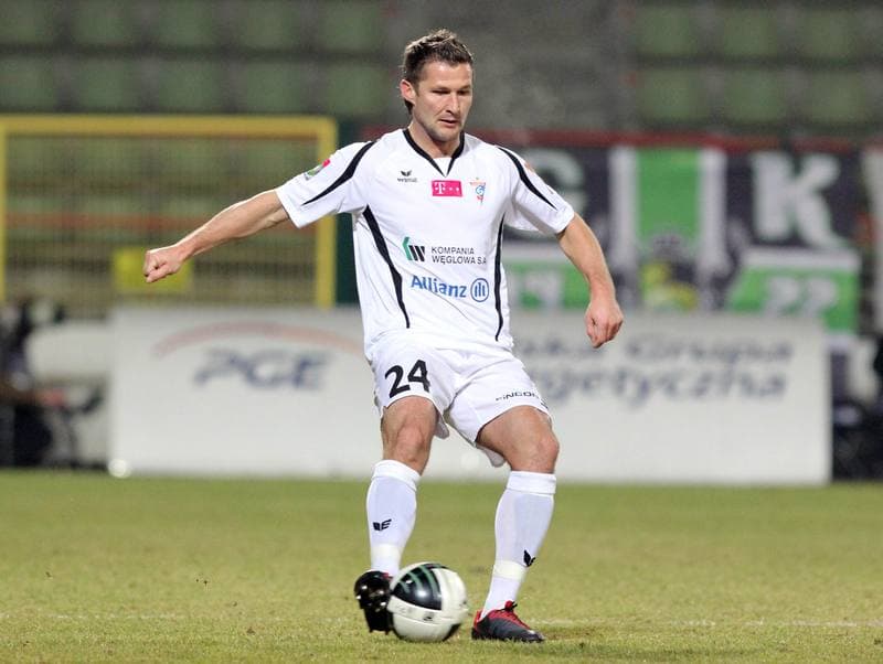 Football. Belchatow Ekstraklasa. GKS Belchatow - Gornik Zabrze. 08.04.2011