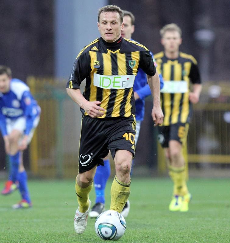 Football. I liga. GKS Katowice - Dolcan Zabki. 31.03.2012