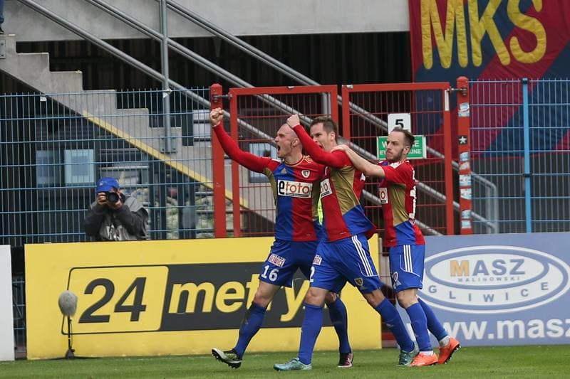 Football. Ekstraklasa. Piast Gliwice - Pogon Szczecin. 01.05.2016