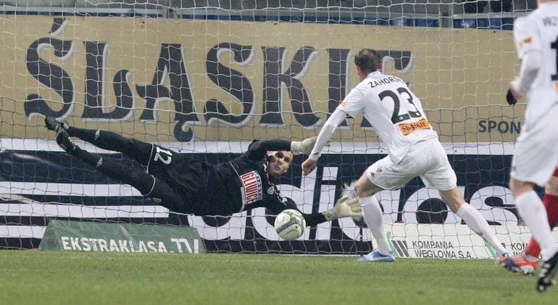 Football. T-Mobile Ekstraklasa. Gornik Zabrze - Piast Gliwice. 25.02.2013