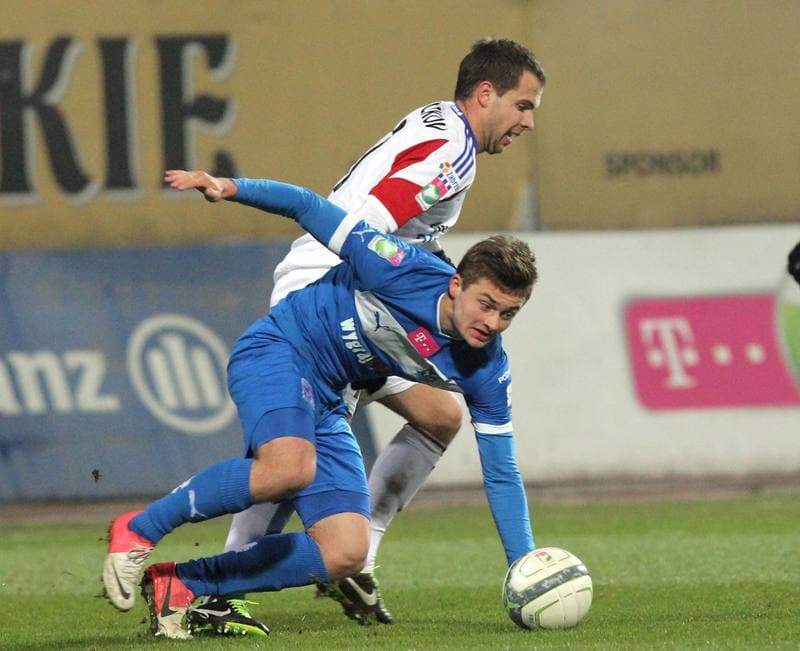 Football. PKO BP Ekstraklasa. Gornik Zabrze - Lech Poznan. 24.10.2010