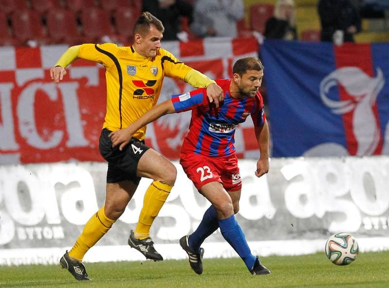 Football. III Liga Opolsko - Slaska. Polonia Bytom - Polonia Laziska Gorne. 11.11.2014