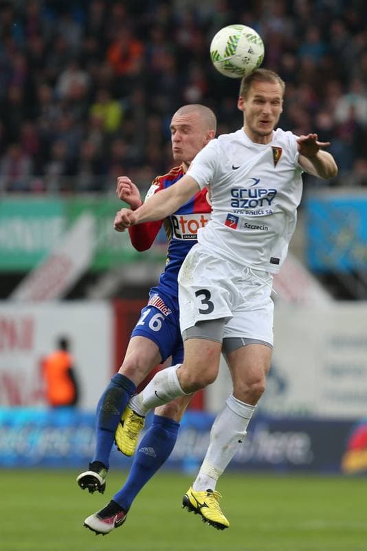 Football. Ekstraklasa. Piast Gliwice - Pogon Szczecin. 01.05.2016