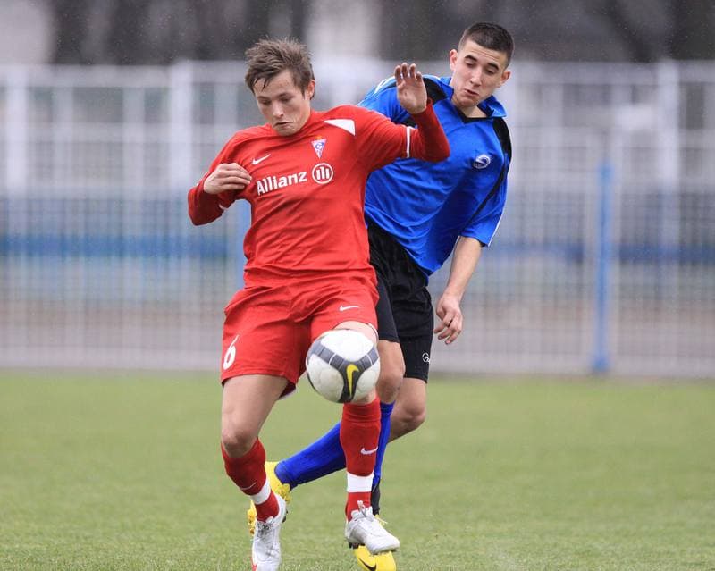 Football. Sparing. Wawel Wirek - Gornik Zabrze. 27.03.2010