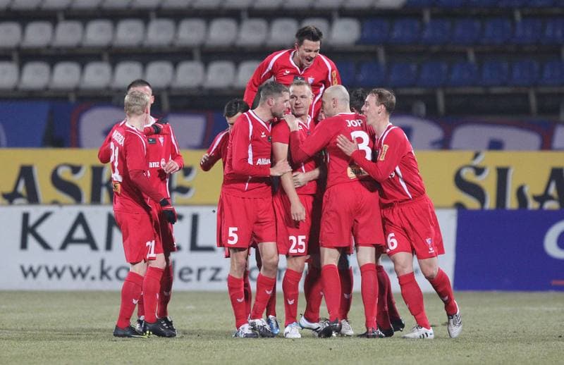 Football. PKO BP Ekstraklasa. Gornik Zabrze - Arka Gdynia. 11.03.2011