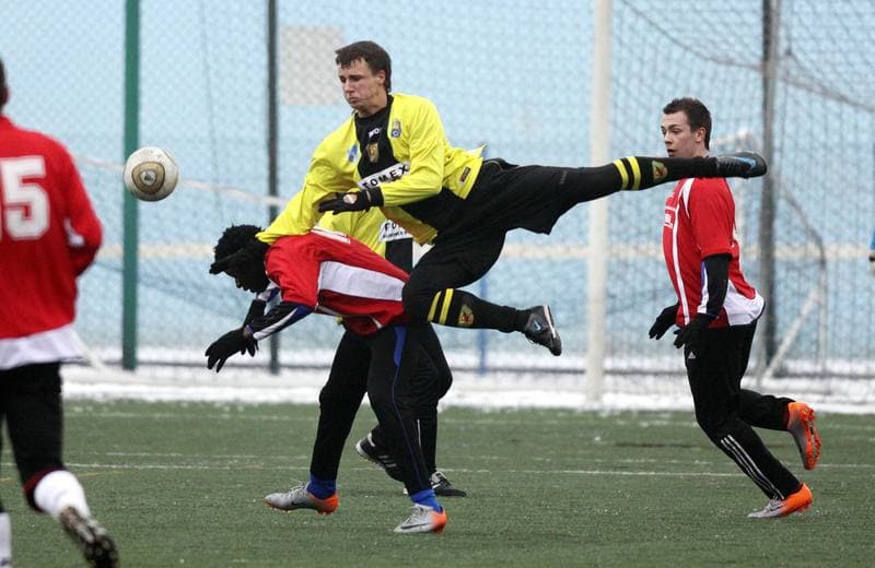 Football. Sparing. Ruch Radzionkow - LZS Piotrowka. 19.02.2011