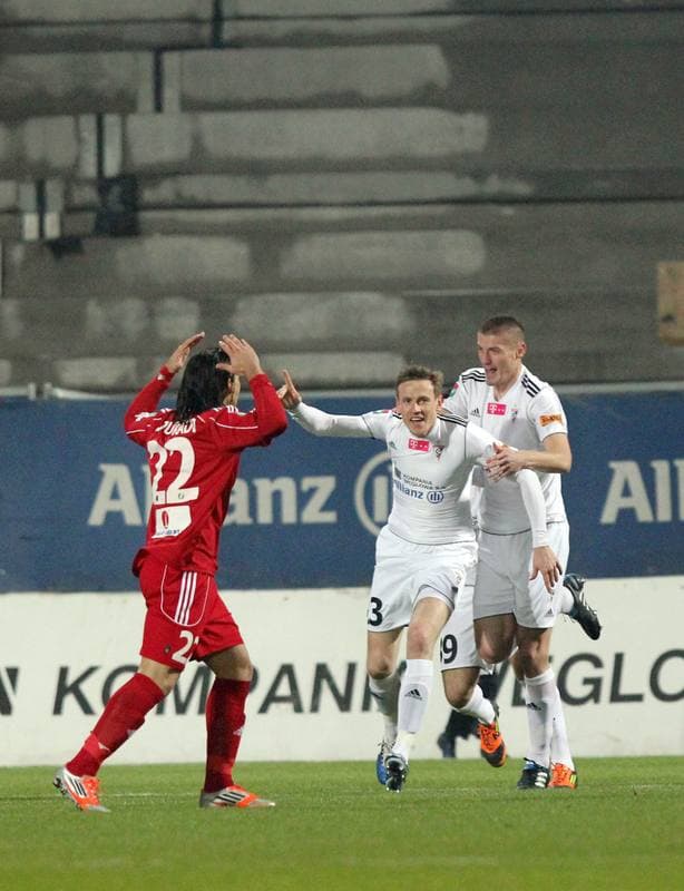 Football. T-Mobile Ekstraklasa. Gornik Zabrze - Piast Gliwice. 25.02.2013