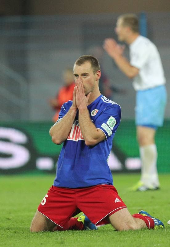 Football. Sparing. Piast Gliwice - Kolejarz Stroze. 10.03.2012