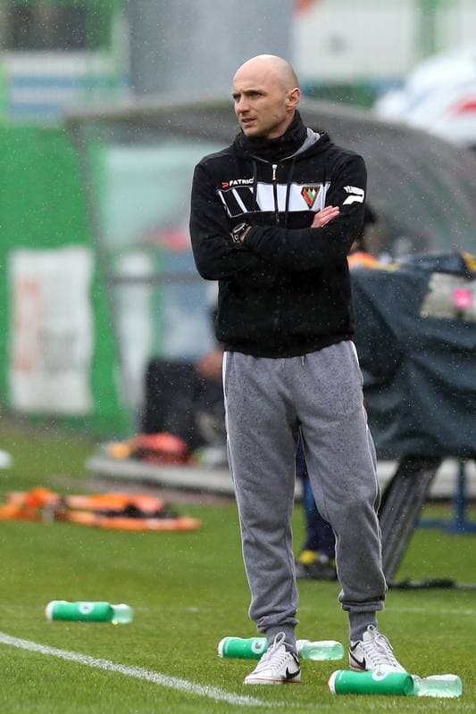 Football. I Liga. GKS Belchatow - Zaglebie Sosnowiec. 10.04.2016