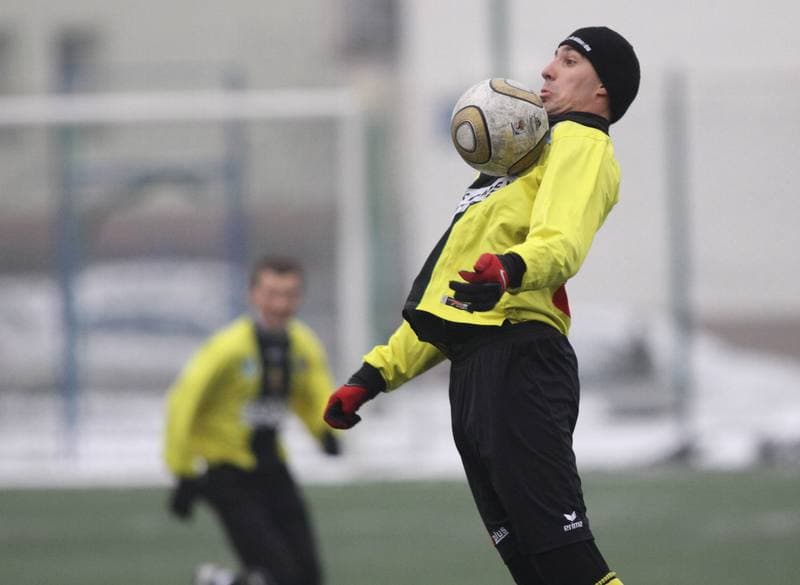 Football. Sparing. Ruch Radzionkow - LZS Piotrowka. 19.02.2011