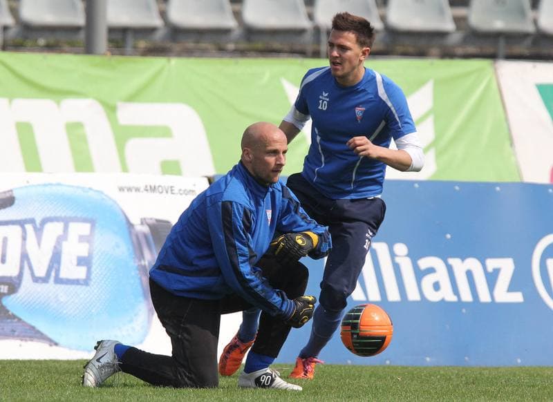 Football. Gornik Zabrze. Training. 11.01.2011