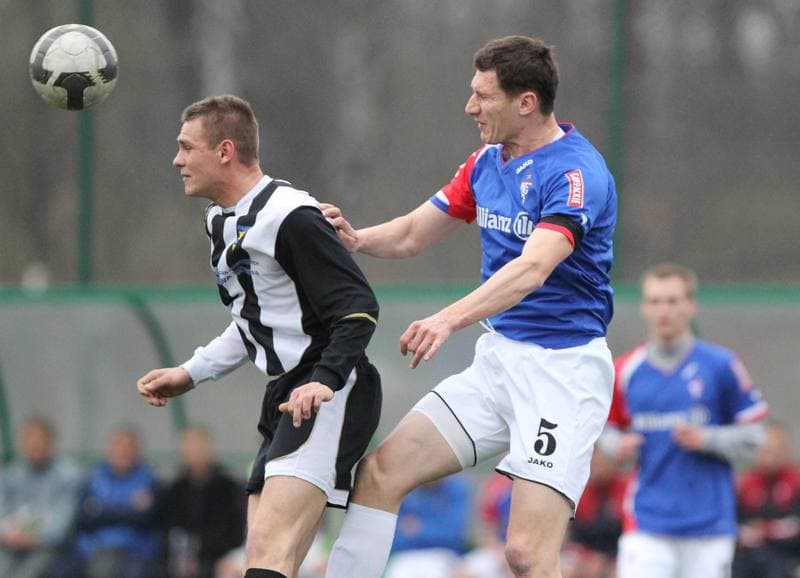 Football. Puchar Polski. Gornik II Zabrze - Gazobudowa Zabrze. 06.04.2011