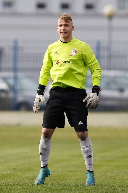 Football. Centralna Liga Juniorow. Gwarek Zabrze - Gornik Zabrze. 05.11.2016