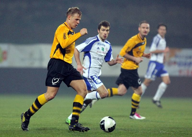 Football. I Liga. Podbeskidzie Bielsko-Biala - GKS Katowice. 02.04.2011