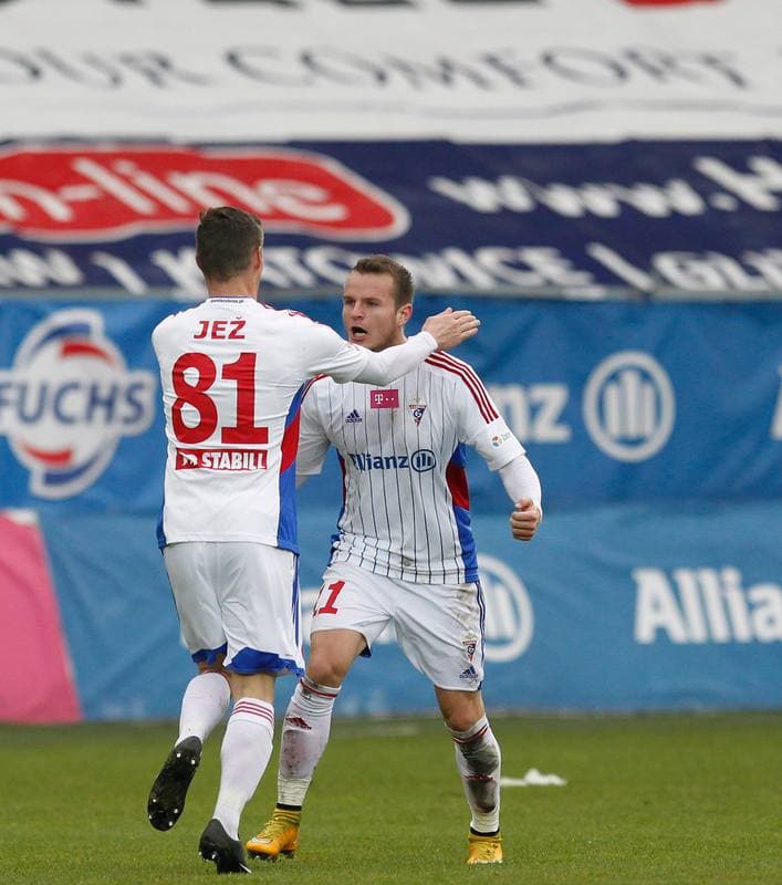 Football. T-Mobile Ekstraklasa. Gornik Zabrze - Ruch Chorzow. 02.04.2015