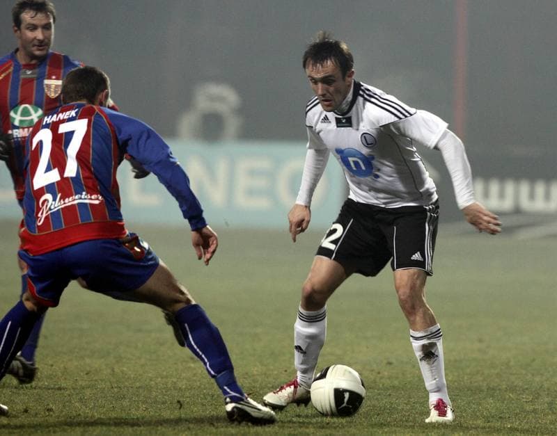 Football. Ekstraklasa. Polonia Bytom - Legia Warsaw. 26.11.2010