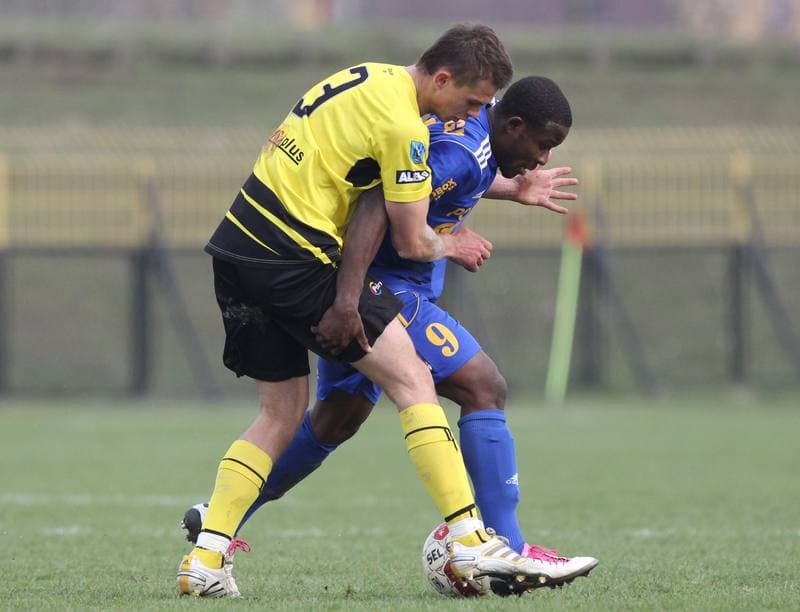 Football. Bytom I liga. Ruch Radzionkow - Arka Gdynia. 07.04.2012