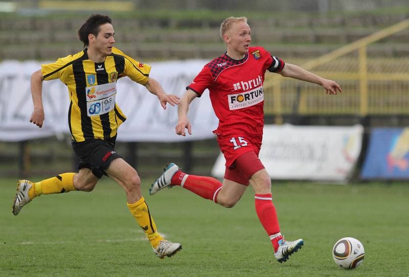 Football. Podbeskidzie Bielsko-Biala. Ruch Radzionkow - Odra Wodzislaw Slaski. 19.04.2011
