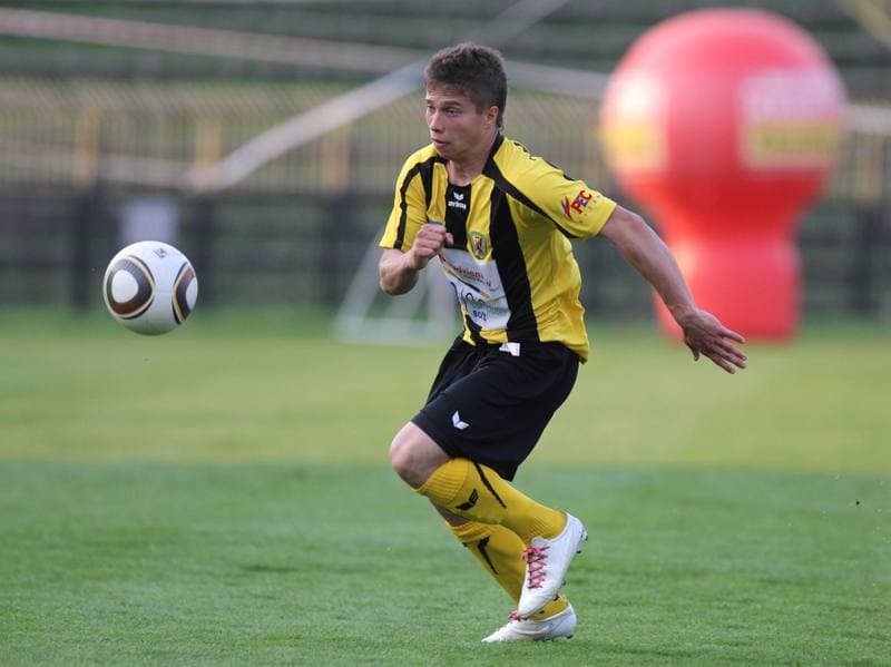 Football. Bytom I liga. Ruch Radzionkow - LKS Lodz. 29.04.2011
