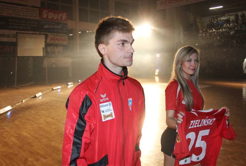 Football. Gornik Zabrze. Presentation. 11.02.2012