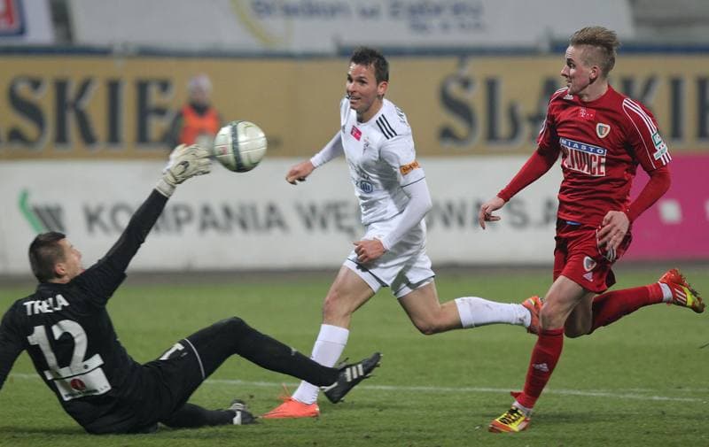 Football. T-Mobile Ekstraklasa. Gornik Zabrze - Piast Gliwice. 25.02.2013