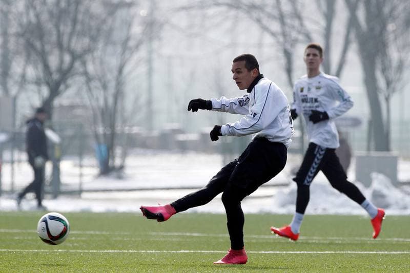 Football. Sparing. Rozwoj Katowice - Rekord Bielsko Biala. 20.02.2016