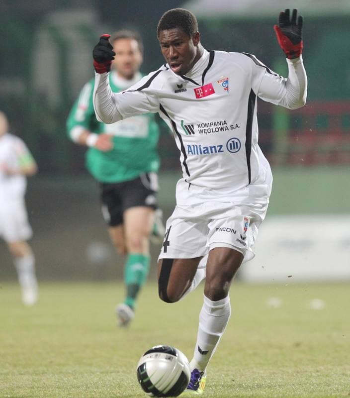 Football. Belchatow Ekstraklasa. GKS Belchatow - Gornik Zabrze. 08.04.2011