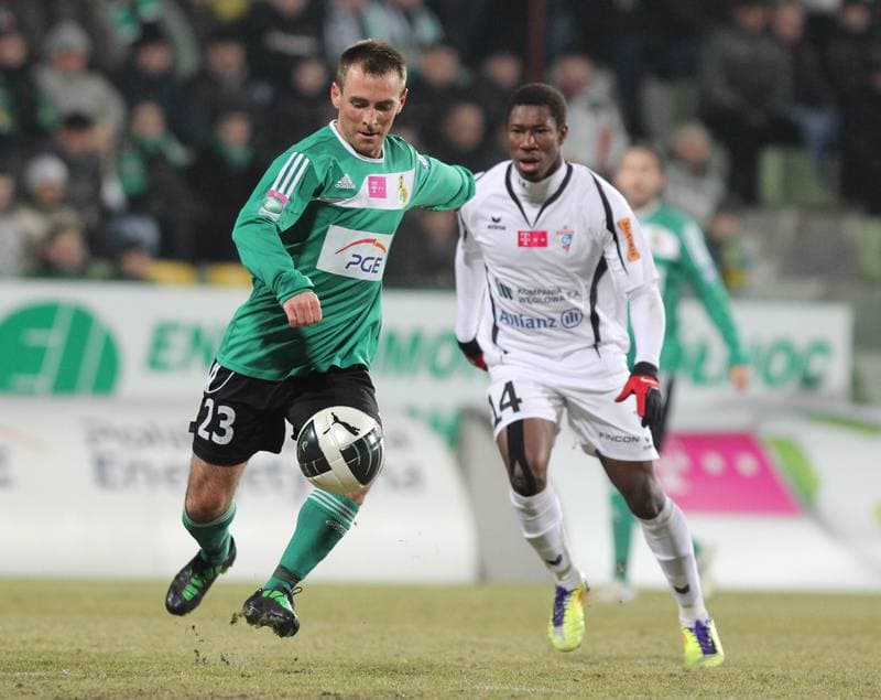 Football. Belchatow Ekstraklasa. GKS Belchatow - Gornik Zabrze. 08.04.2011