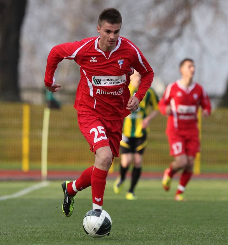 Football. Sparing. Gwarek Tarnowskie Gory - Gornik Zabrze. 11.04.2012