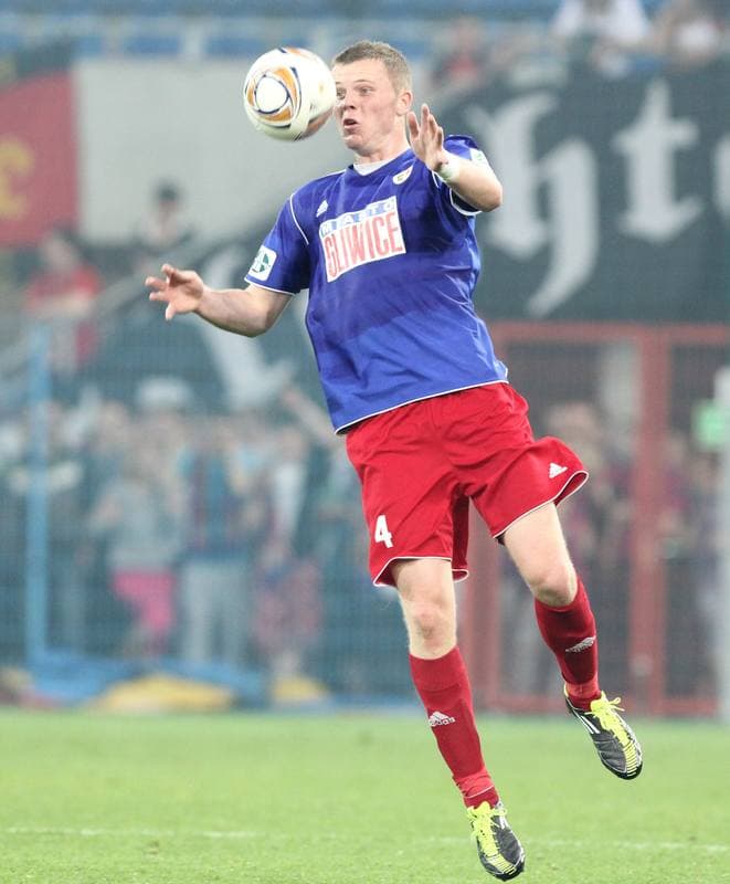 Football. I liga. Piast Gliwice - Ruch Radzionkow. 27.04.2012