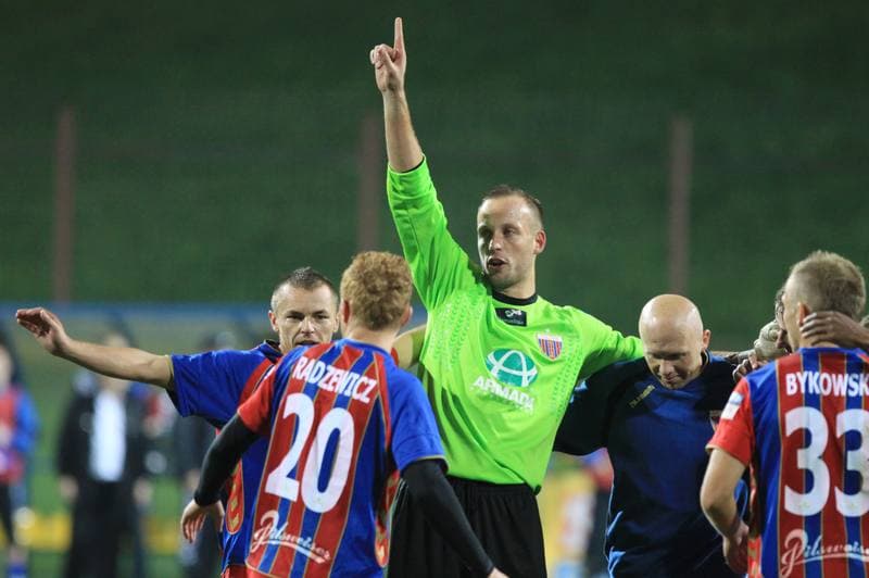 Football. Ekstraklasa. Polonia Bytom - Ruch Chorzow. 18.09.2010
