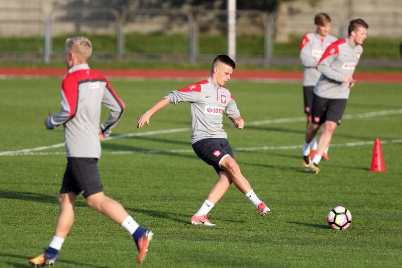 Football. Poland U19. Training. 02.10.2017