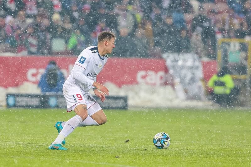 Football. PKO BP Ekstraklasa. Gornik Zabrze - Pogon Szczecin. 01.12.2023