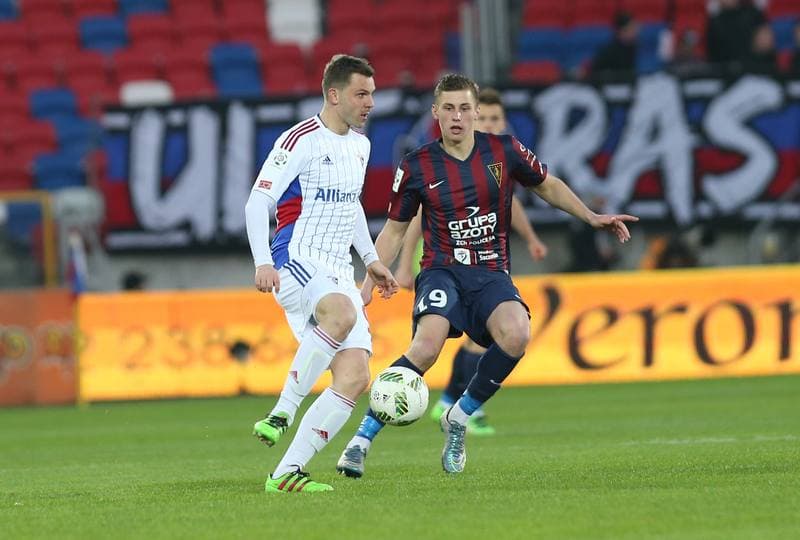 Football. PKO BP Ekstraklasa. Gornik Zabrze - Pogon Szczecin. 01.04.2016