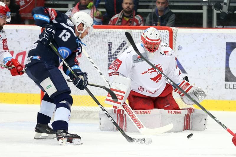 Ice Hockey. Tipsport Extraliga. Ocelari Trinec - Skoda Plzen. 15.04.2019