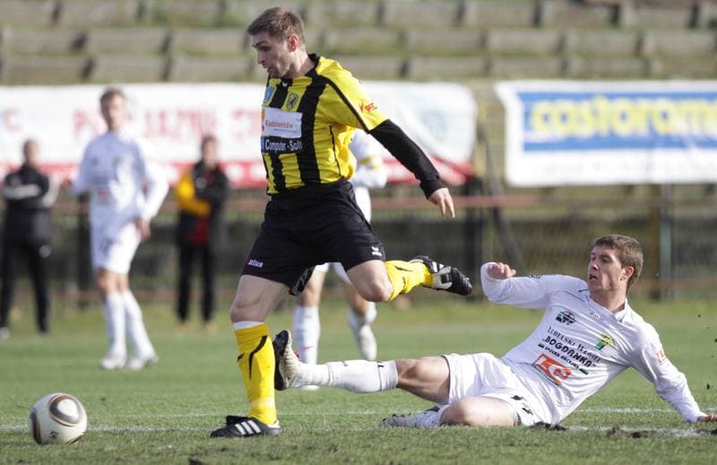 Football. I liga. Ruch Radzionkow - Gornik Leczna. 13.11.2010