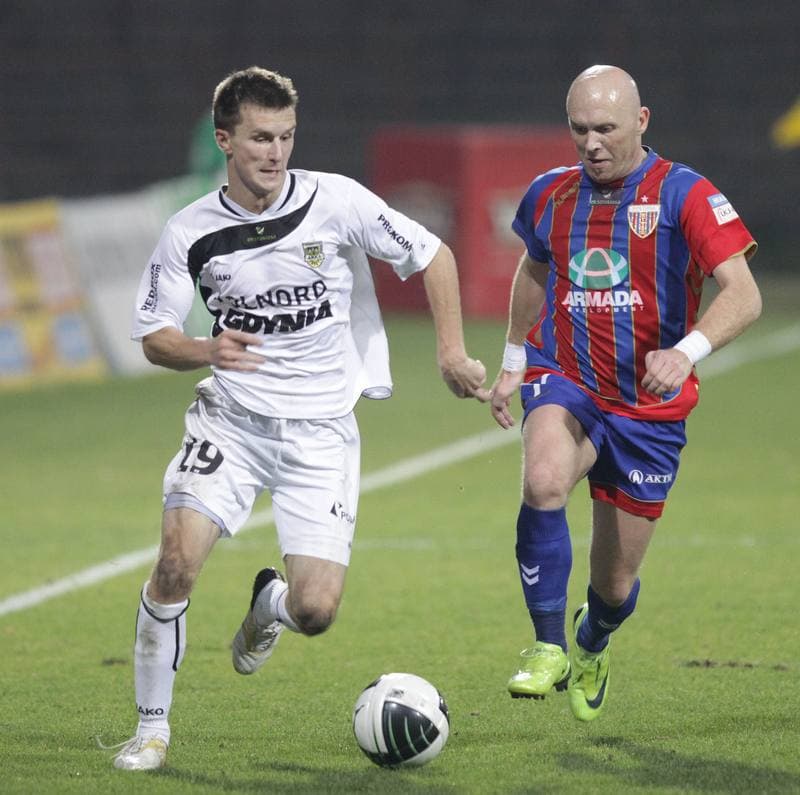 Football. Ekstraklasa. Polonia Bytom - Arka Gdynia. 13.11.2010